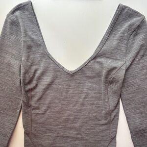 Lululemon V-Neck Cropped Women’s Athletic Top